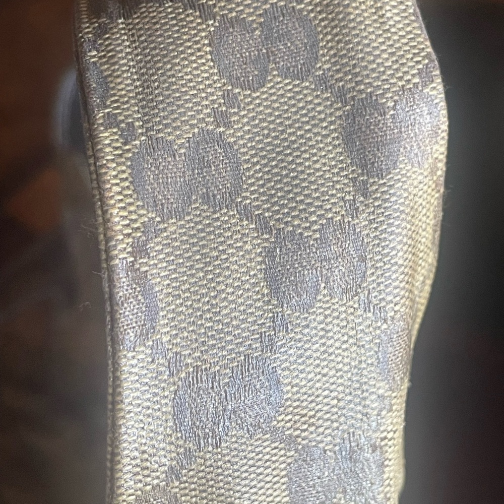 Gucci Large Tote Authentic, Worn Condition, Great… - image 3